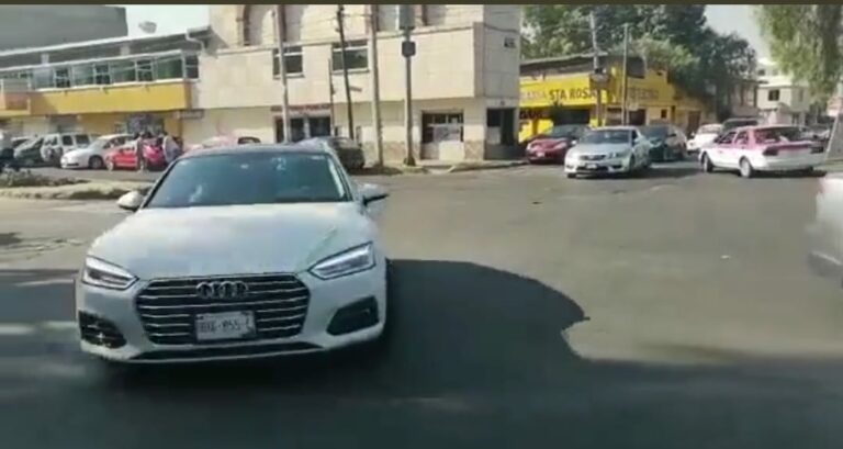 Sandra Cuevas sustituye su lujosa camioneta blindada con placas modificadas por un Audi con valor de más de 1.5 mdp