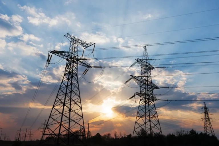 Morena integrará 12 puntos de la oposición a la Reforma Eléctrica