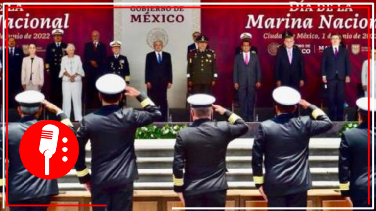 AMLO felicita y reconoce labor de la Marinan en su día