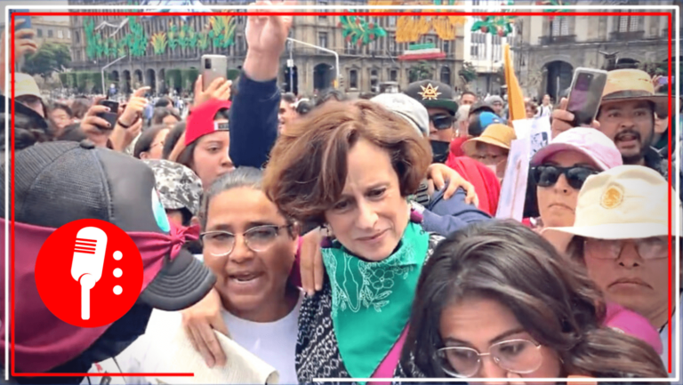 Corren a Denise Dresser en la marcha del 2 de octubre
