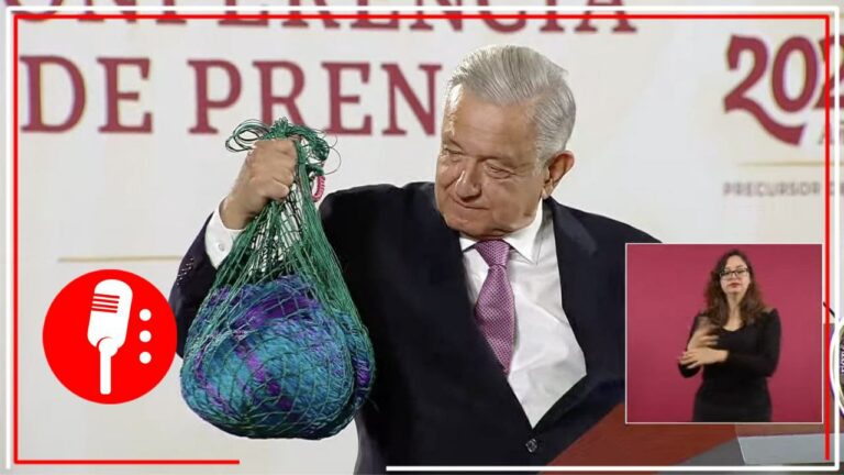 Jóvenes liberados tras haber sido encarcelados injustamente, mandan regalo a AMLO