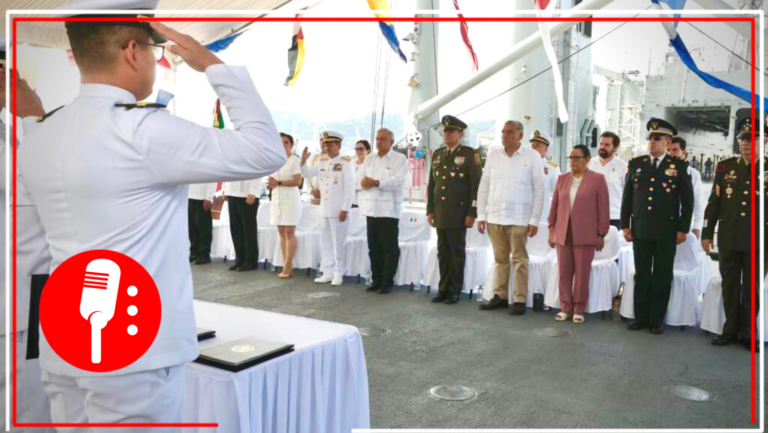 Adán Augusto asiste a la ceremonia de conmemoración del Día de la Armada de México, en Manzanillo, Colima