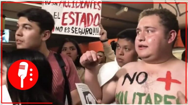 Jóvenes perredistas y panistas que protestaban, “huyen” luego de que usuarios del Metro los invitaron a debatir y dialogar