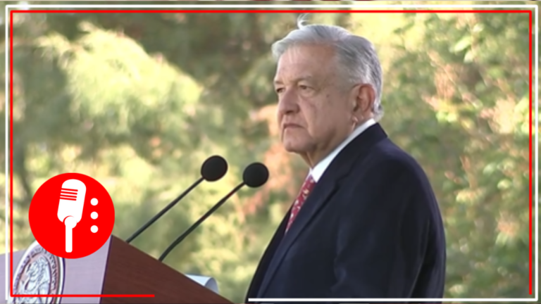 Encabeza López Obrador ceremonia en conmemoración del “Día de la Bandera”