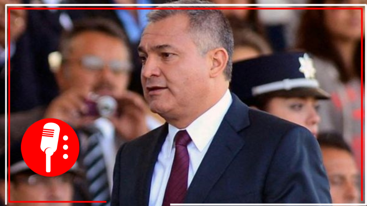 Víctimas presentan denuncia contra Genaro García Luna por traición a la patria