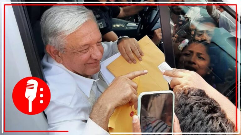 AMLO arriba a Tabasco en medio de una ovación; supervisó trabajos del Tren del Istmo