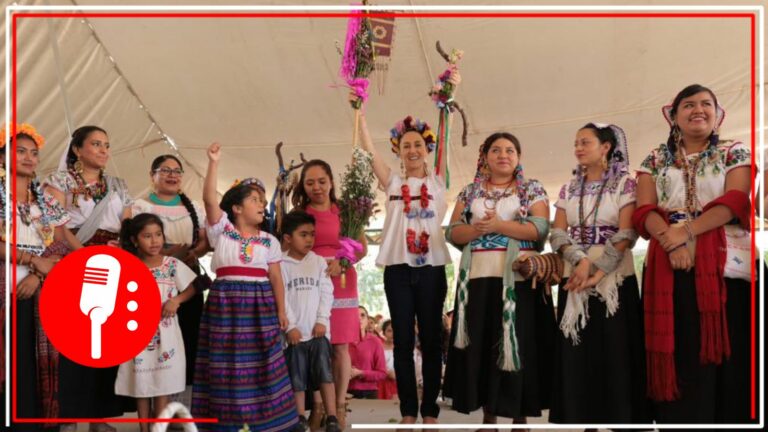 Mujeres de Xochimilco otorgan a Claudia Sheinbaum bastón de mando de mujeres de pueblos originarios