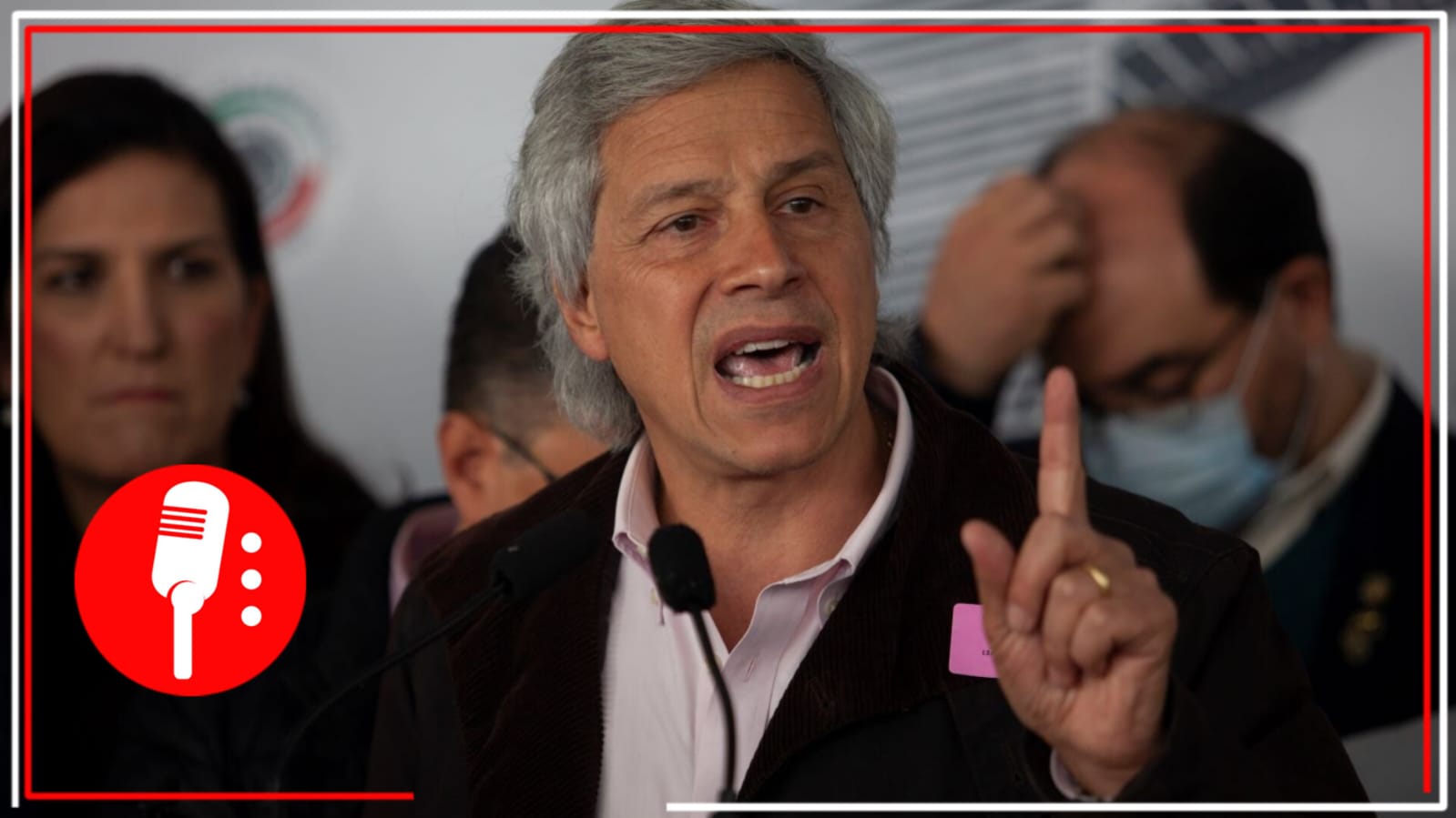 Claudio X. González le ruega a MC que se una a su frente conservador y en redes se mofan de la desesperación del magnate