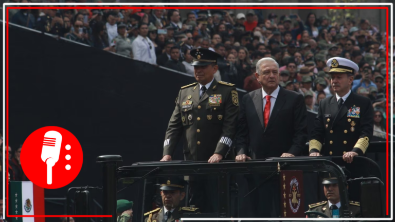 AMLO encabeza desfile cívico militar por los 213 años de la Independencia