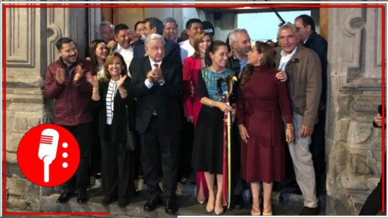 AMLO hace entrega del bastón de mando a Claudia Sheinbaum, tras ser la elegida por el pueblo mexicano para defender la 4T