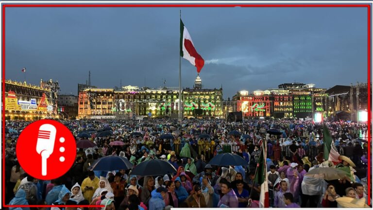 Miles de mexicanos se concentran en el Zócalo capitalino para festejar las fiestas patrias