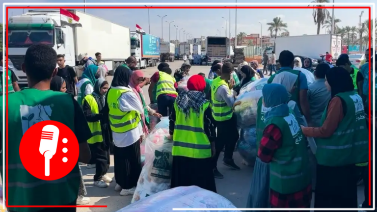En primer día de la tregua humanitaria, descargan 137 camiones de ayuda para los refugiados de Palestina