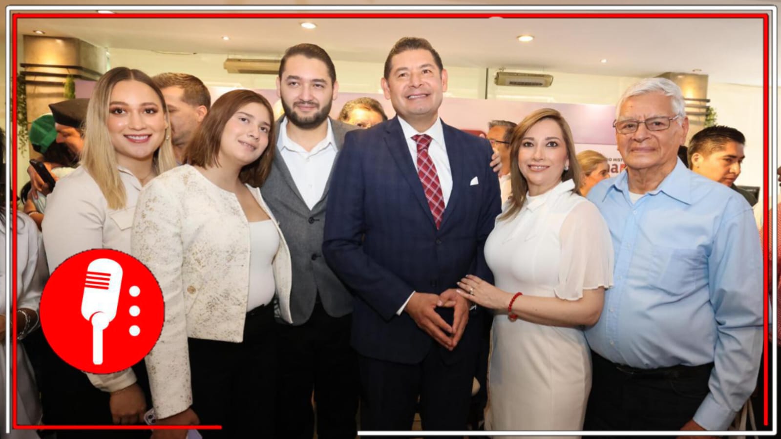 Alejandro Armenta felicita a los padres en su día y reconoce su rol fundamental en la formación de las nuevas generaciones; reitera su compromiso con el crecimiento y desarrollo de Puebla