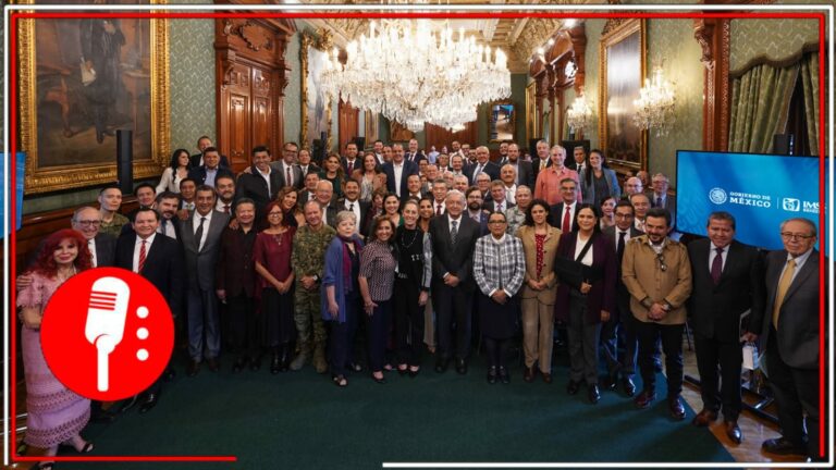 AMLO y Claudia Sheinbaum se reúnen en Palacio Nacional con gobernadoras y gobernadores para evaluar el avance del IMSS-Bienestar