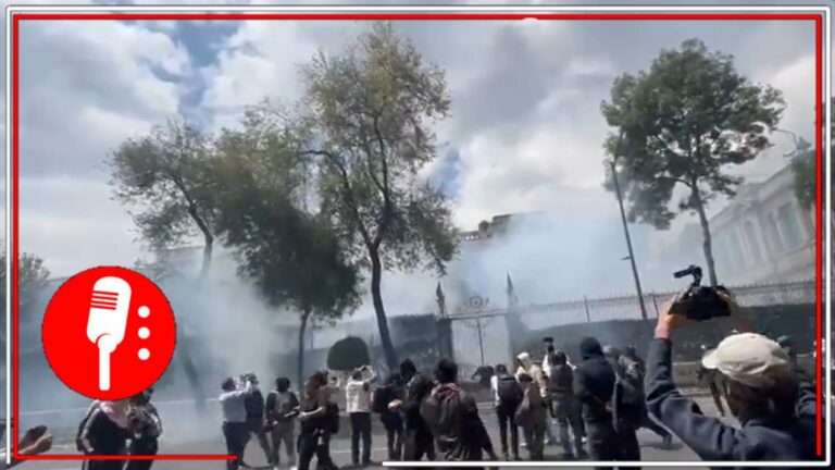 Un grupo de encapuchados lanza explosivos caseros contra las instalaciones de la Segob (VIDEO)