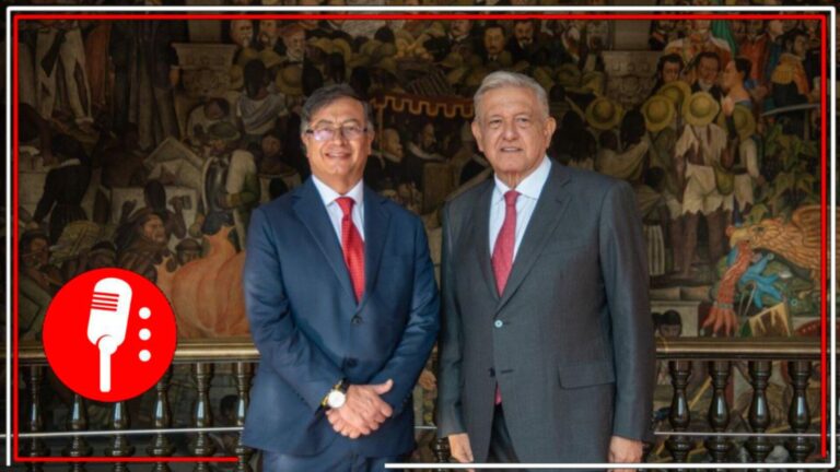 Gustavo Petro elogia a AMLO por presentar su informe de gobierno en la plaza pública y frente al pueblo mexicano