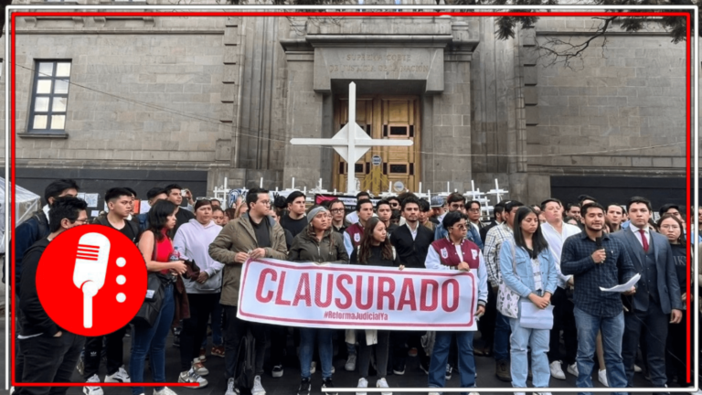 Jóvenes revolucionarios clausuran simbólicamente la SCJNen contra del paro de labores que realizaron trabajadores del órgano