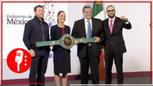 &#8220;El Canelo&#8221; Álvarez sorprende a Claudia Sheinbaum en La Mañanera, entregándole un cinturón del CMB y guantes de la paz