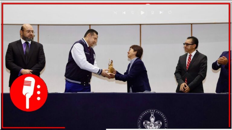 Recibe Alejandro Armenta presea “Minerva a la Excelencia” por parte de la Benemérita Universidad Autónoma de Puebla