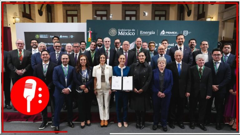 Sheinbaum firma acuerdo histórico para establecer de manera voluntaria el precio máximo de la gasolina en 24 pesos