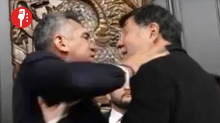 ¡Agresión en la cámara! Alito Moreno ataca a Noroña