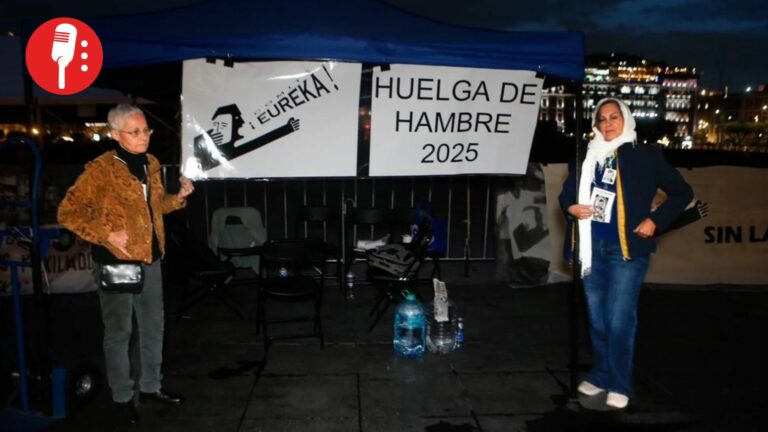 Comité Eureka inicia huelga de hambre en el Zócalo por desaparecidos políticos
