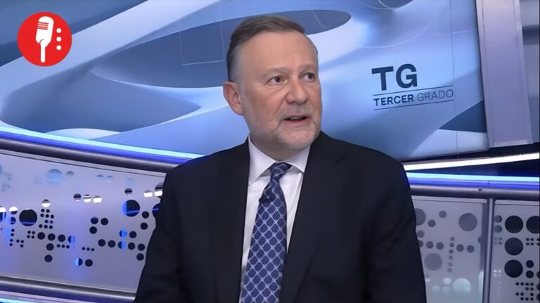 Zuckermann justifica agresión a Noroña