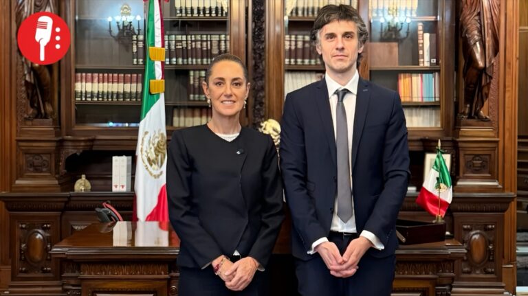 Sheinbaum muestra solidaridad con Pedro Castillo en Palacio Nacional