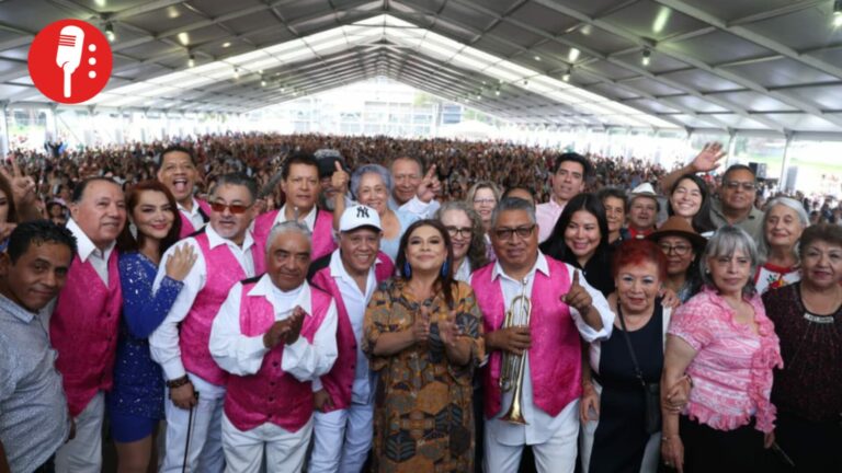 Brugada festeja a adultos mayores con el baile “¡Vivan los Corazones de Plata!” en Iztacalco
