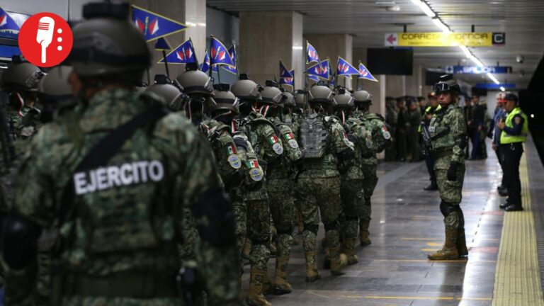 Todo listo para el Desfile Militar, Comandanta Suprema!