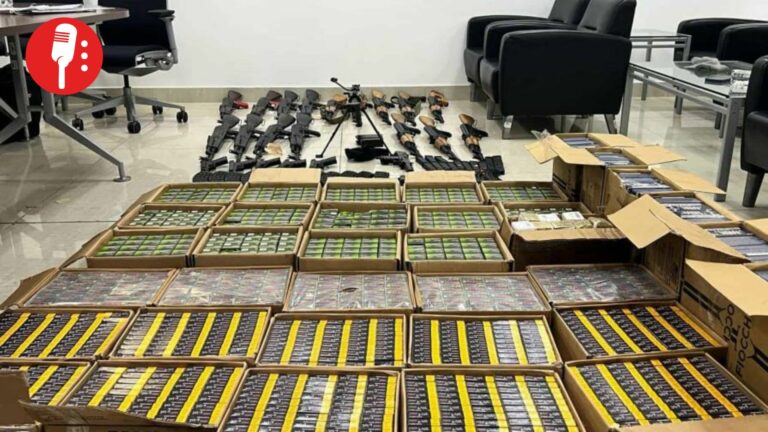 Hasta medio millón de armas cruzan ilegalmente de EUA a México cada año: exdirectivo de la DEA