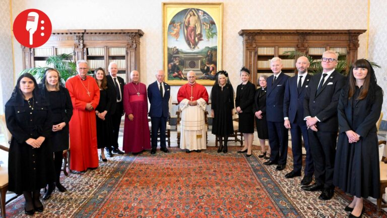 Histórica oración conjunta en la Capilla Sixtina entre el rey Carlos III y el papa León XIV