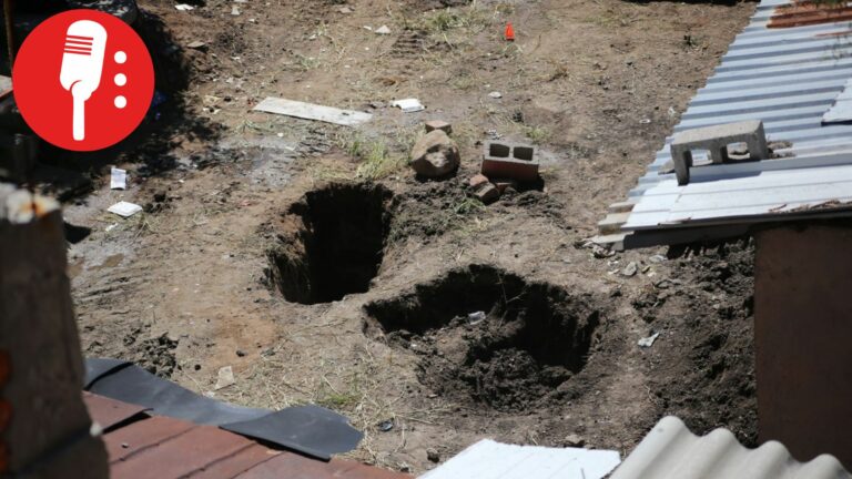 Hallan 12 cuerpos en fosa clandestina en casa de Irapuato