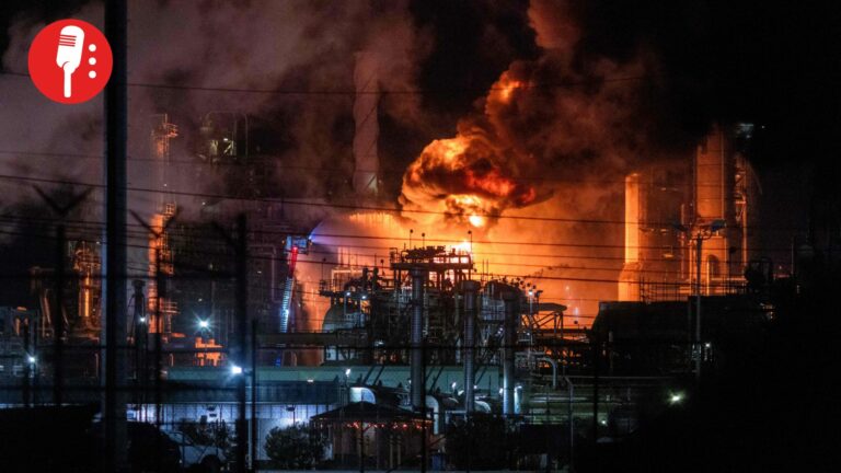 Explosión e incendio sacuden refinería de Chevron en Los Ángeles