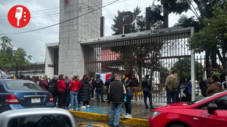 Estudiantes del IPN bloquean avenida Politécnico en CDMX por irregularidades académicas