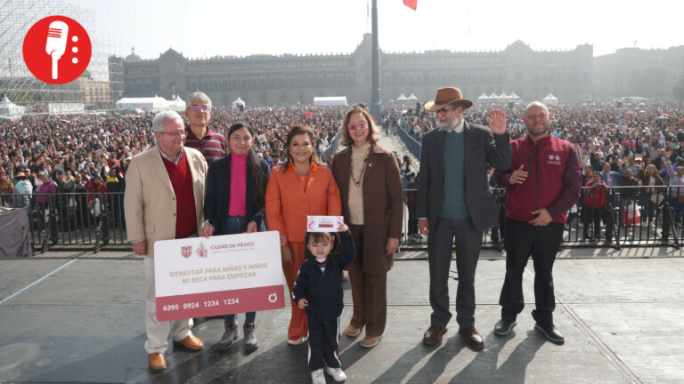 Brugada entregó “Mi Beca para Empezar”, 40 mil apoyos en total