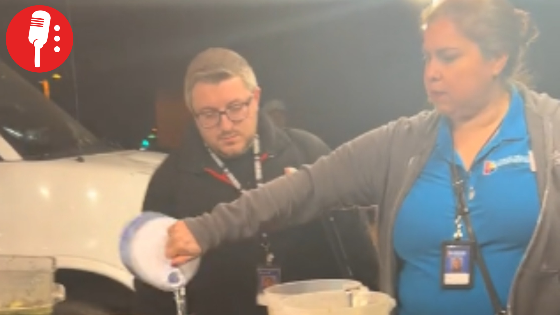 Inspectora vierte cloro en comida de vendedores latinos en Denver