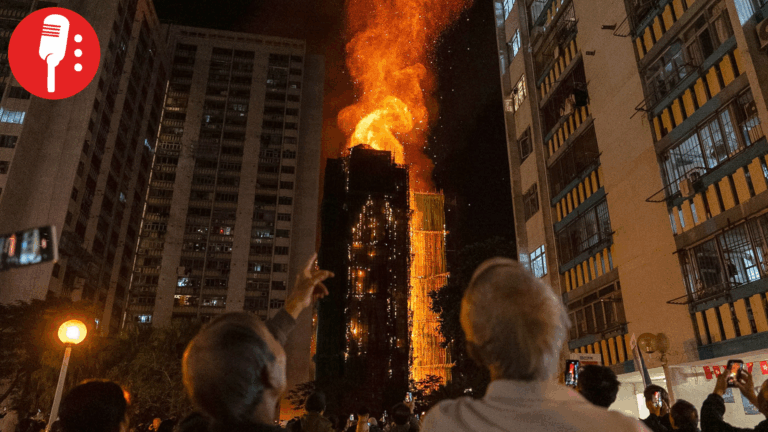 Tres presuntos responsables por incendio en edificios de Hong Kong; van 83 muertos