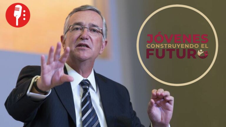 Salinas Pliego obtuvo 4 mil becas de Jóvenes Construyendo el Futuro