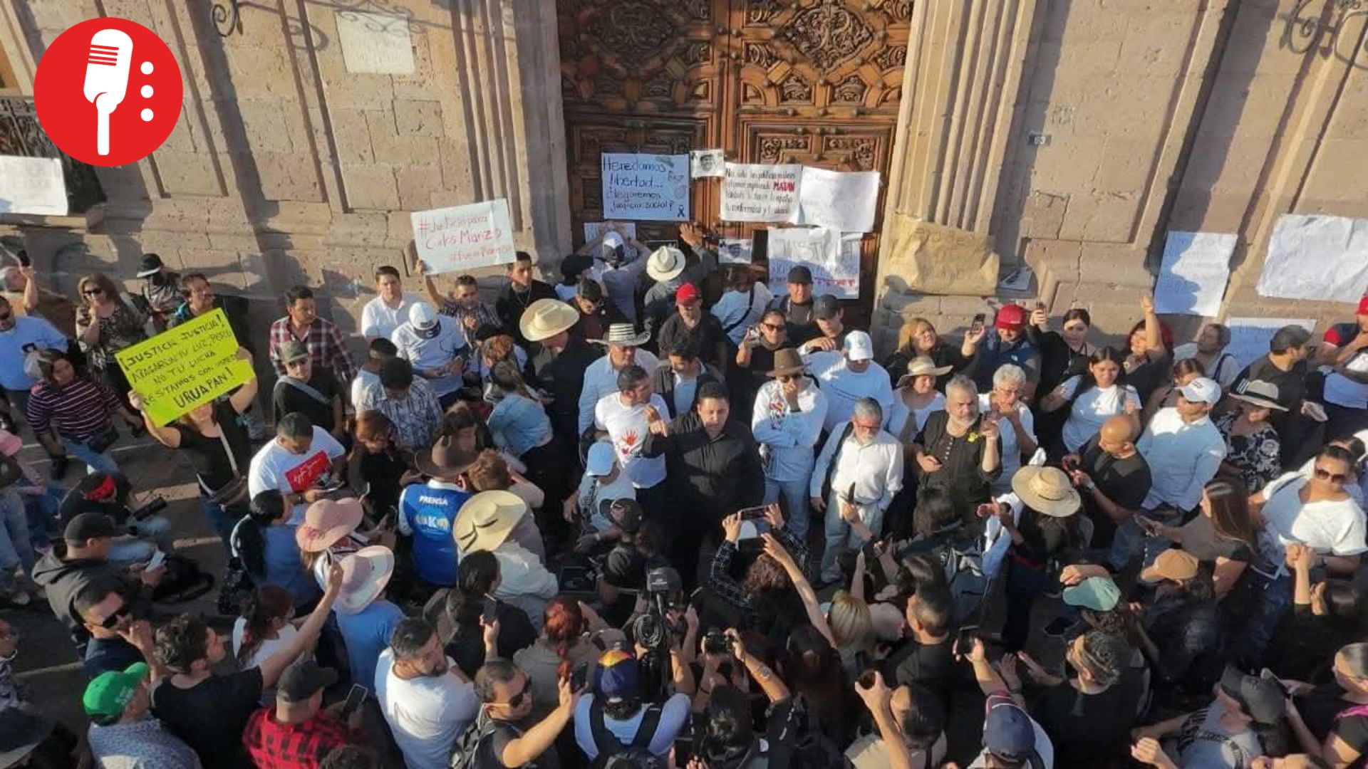 Incendian y destruyen Palacio de Gobierno en Morelia durante marcha por asesinato de Carlos Manzo