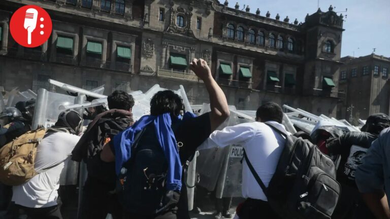 Bloque Negro de la derecha deja 100 policías heridos y 40 personas detenidas en el Zócalo