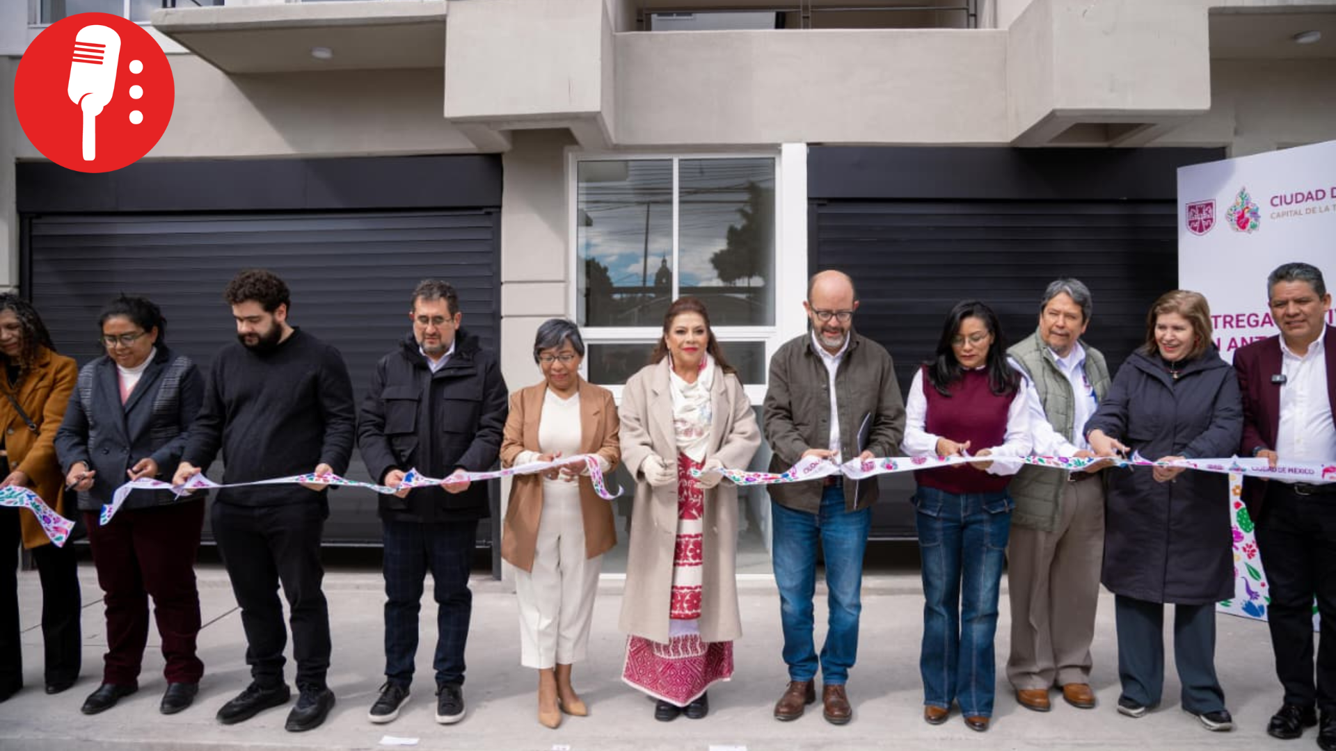 Clara Brugada entrega 81 viviendas a familias afectadas por sismo de 2017 
