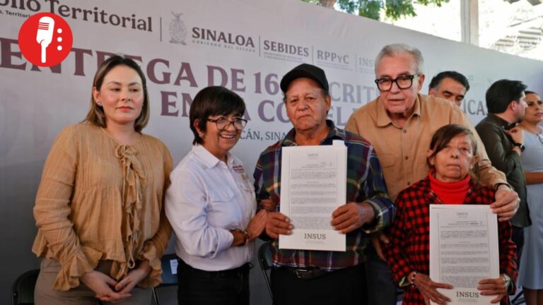 Después de años de espera, escrituras devuelven tranquilidad a familias de El Ranchito, Sinaloa