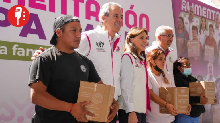Despensas nutren cuerpo y esperanza de familias poblanas