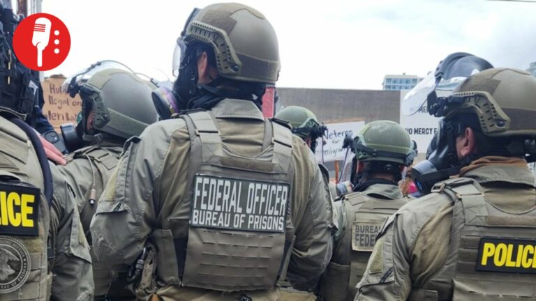 Estados Unidos transfiere a México a 14 sentenciados por drogas y armas