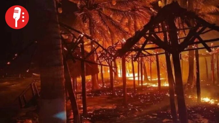 Incendio provocado arrasa corredor turístico de Mahahual y deja 250 palapas destruidas