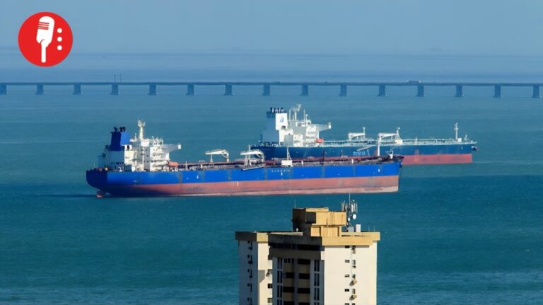Venezuela autoriza dos supertanqueros rumbo a China