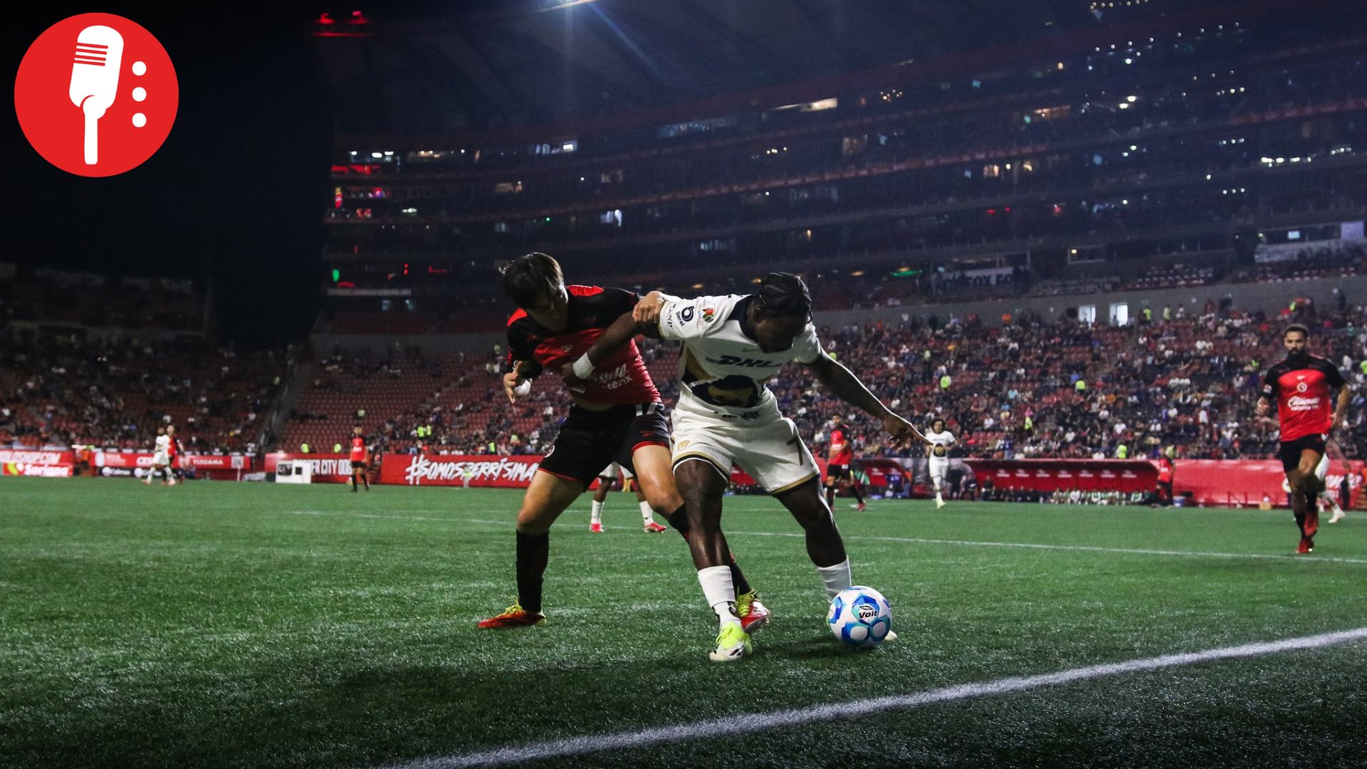 Juninho rescató el invicto de Pumas en el último minuto del primer tiempo