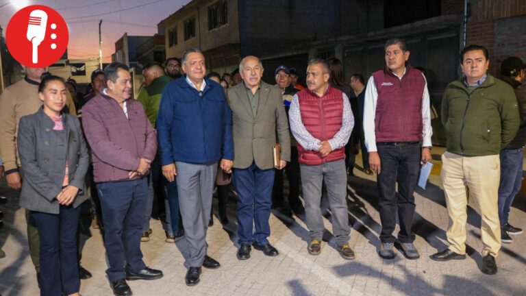 Ricardo Moreno entrega pavimentación de la calle 5 de mayo