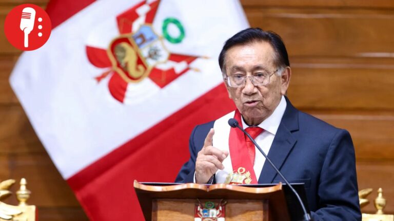 José María Balcázar asume la presidencia interina de Perú en medio de crisis política